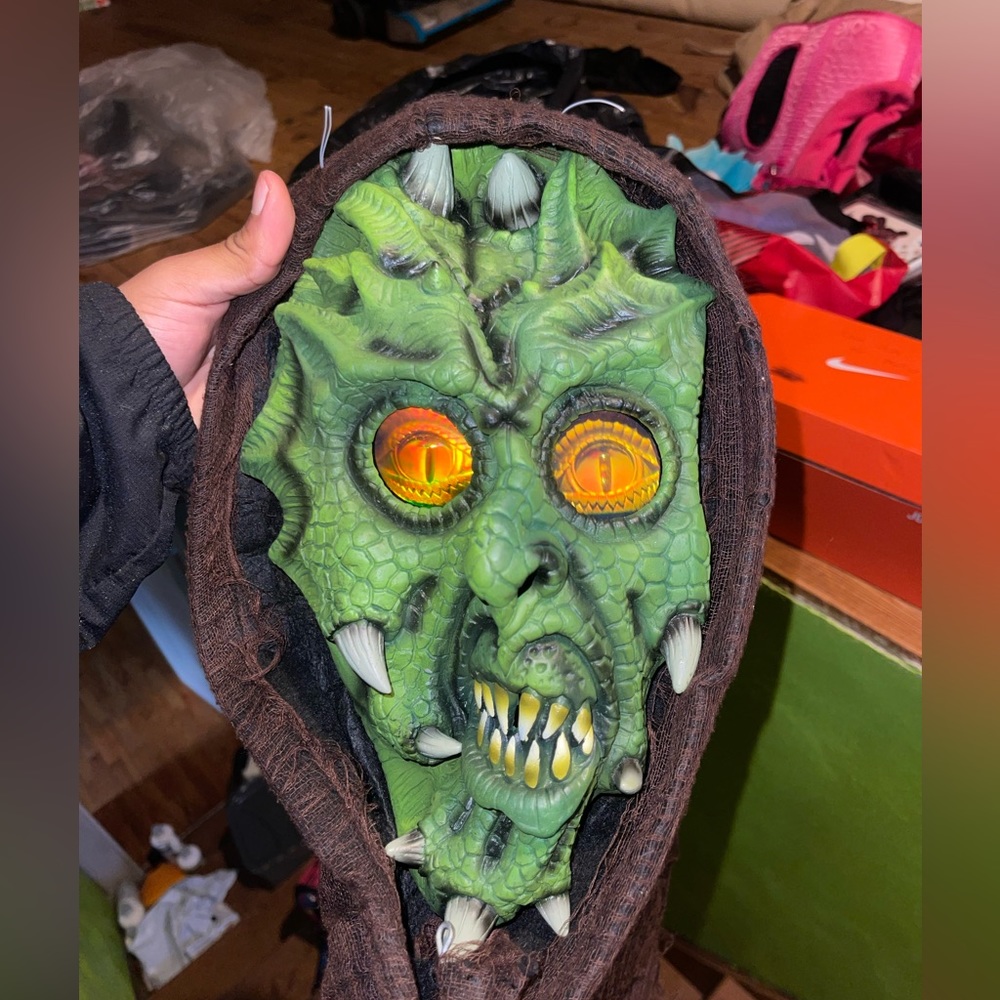 Mask - Picture 2 of 3